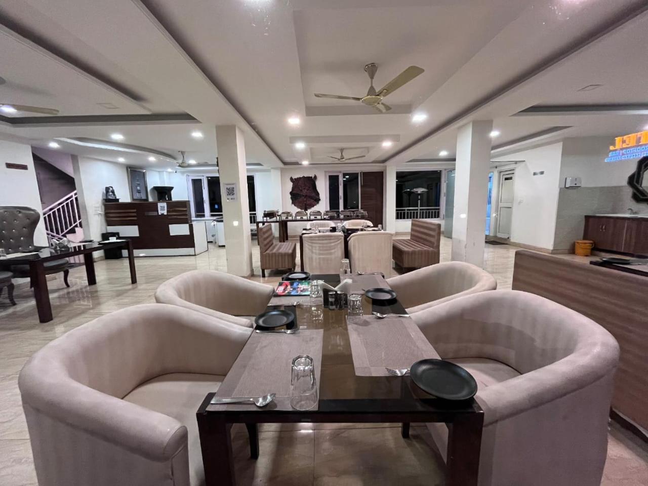 Hotel Tribe View - Away From City Hustle !! Top Rated & Most Awarded Property !! A Peaceful Stay Kasauli Ngoại thất bức ảnh